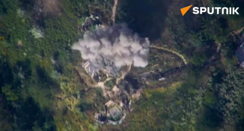 Nga dùng UAV cảm tử Lancet phá hủy kho đạn và lựu pháo đối phương